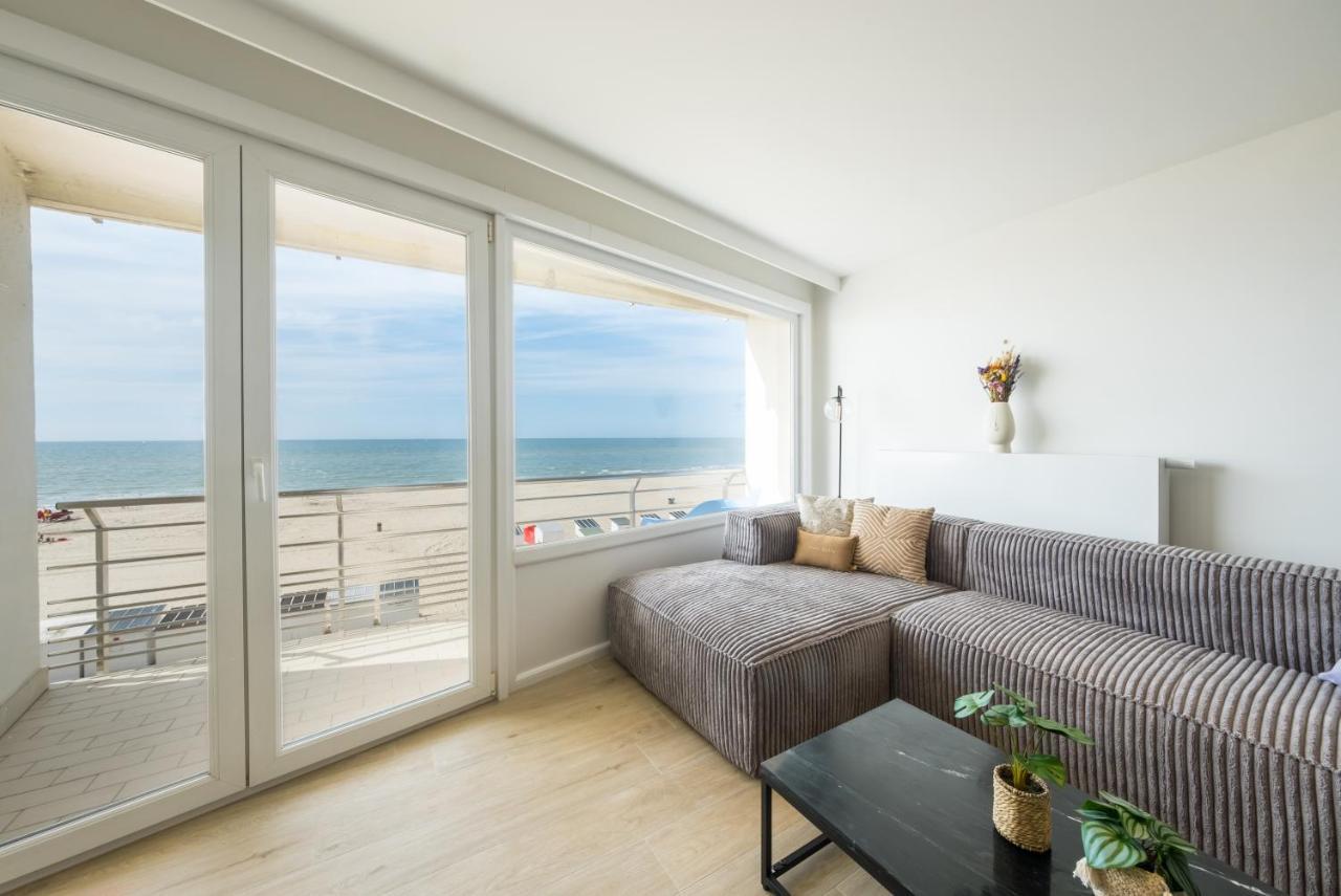 Apartment 2 Bedrooms With Magnificent Seaview And Free Parking Остенде Екстериор снимка