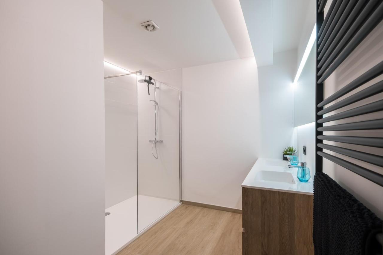 Apartment 2 Bedrooms With Magnificent Seaview And Free Parking Остенде Екстериор снимка
