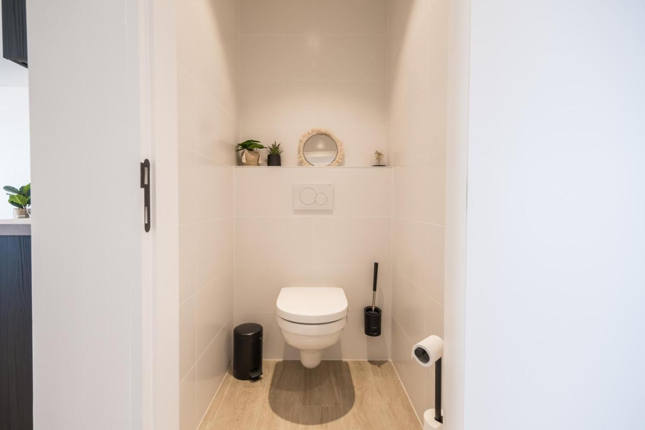 Apartment 2 Bedrooms With Magnificent Seaview And Free Parking Остенде Екстериор снимка