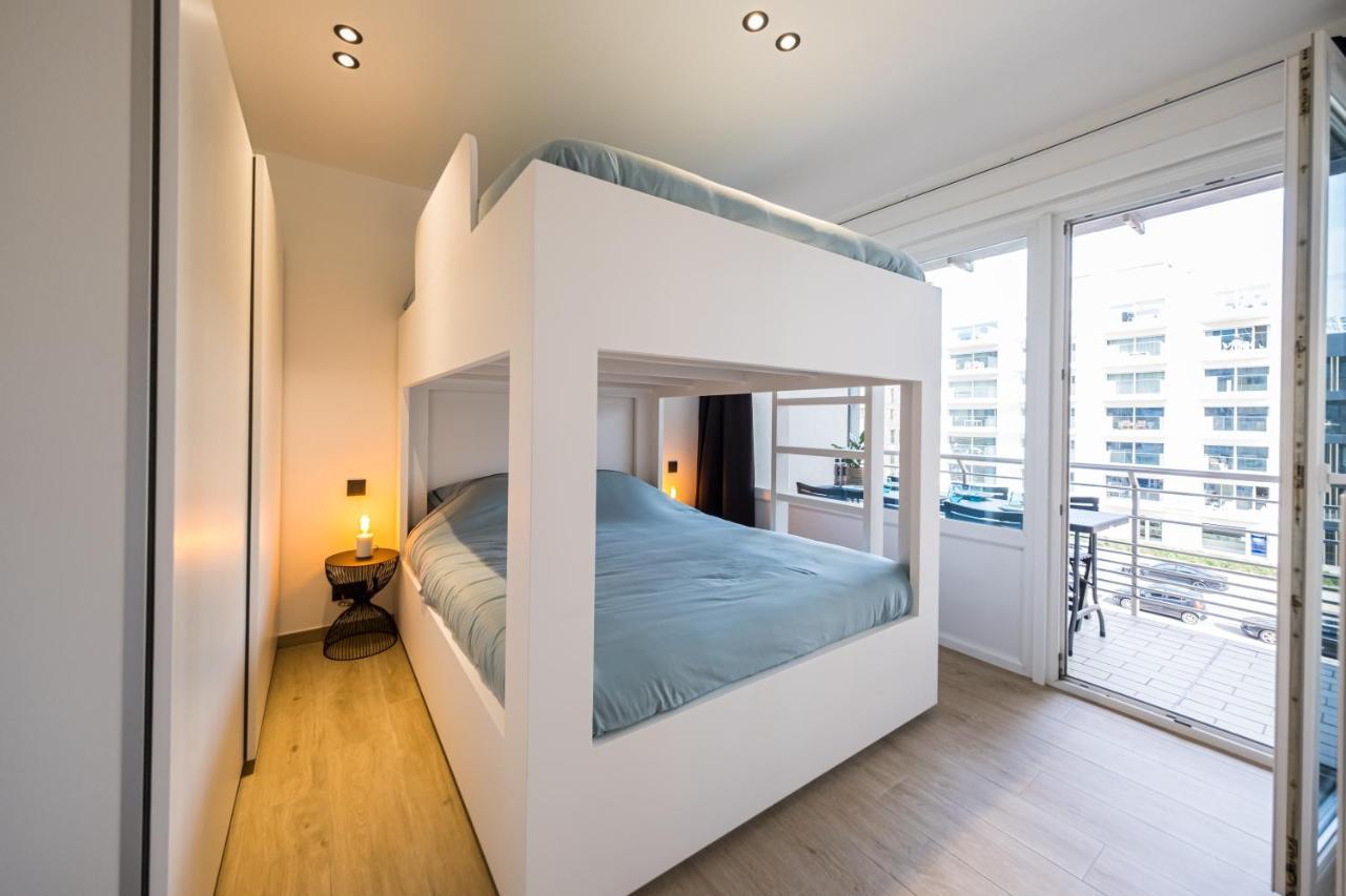 Apartment 2 Bedrooms With Magnificent Seaview And Free Parking Остенде Екстериор снимка