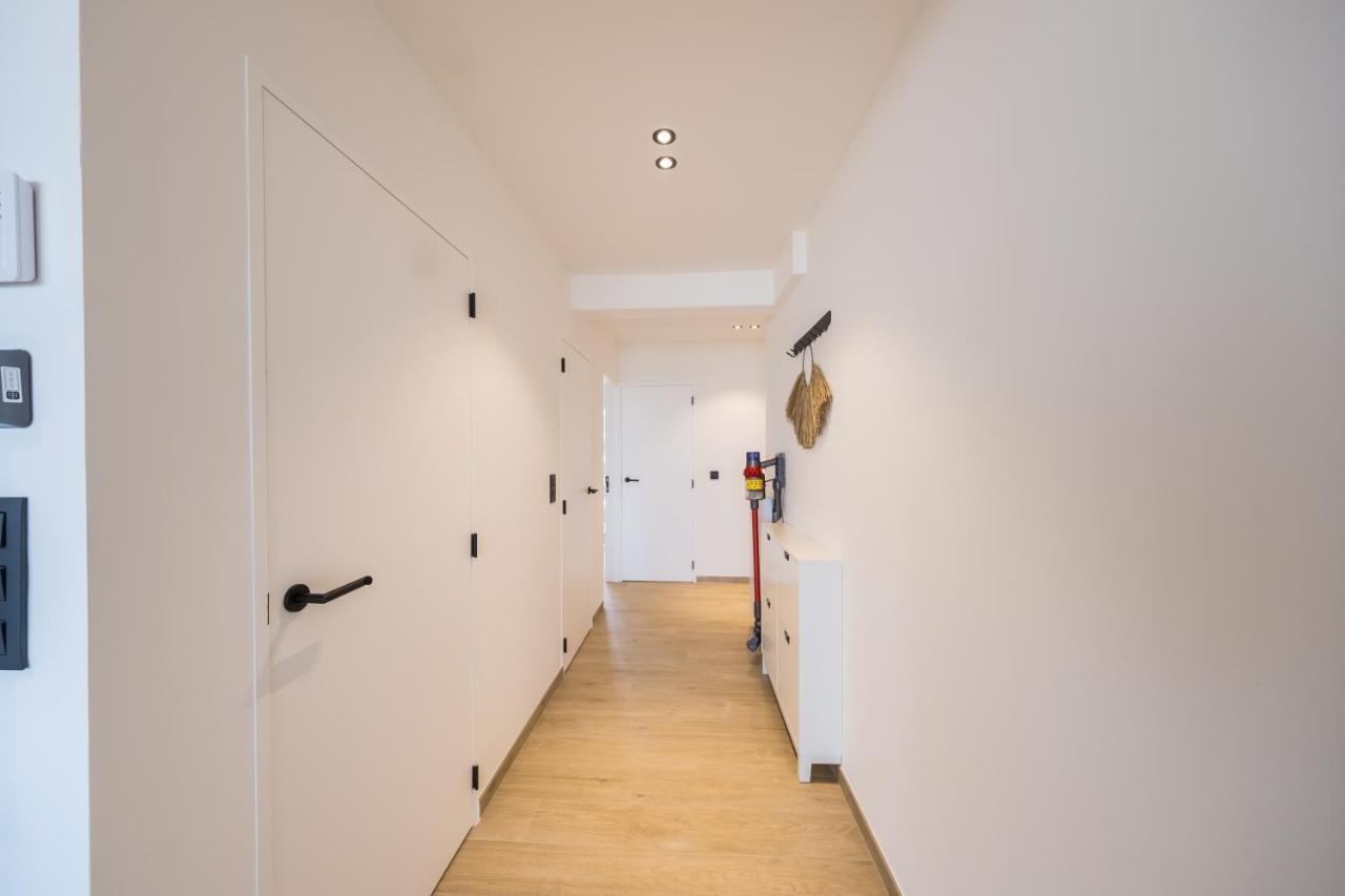 Apartment 2 Bedrooms With Magnificent Seaview And Free Parking Остенде Екстериор снимка
